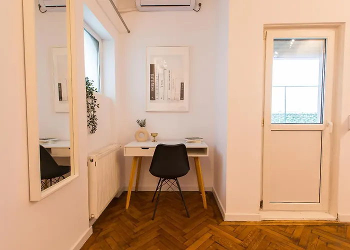 Spacious Penthouse With Terrace And City-view * 부쿠레슈티