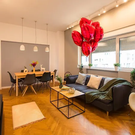 Spacious Penthouse With Terrace And City-view Apartment