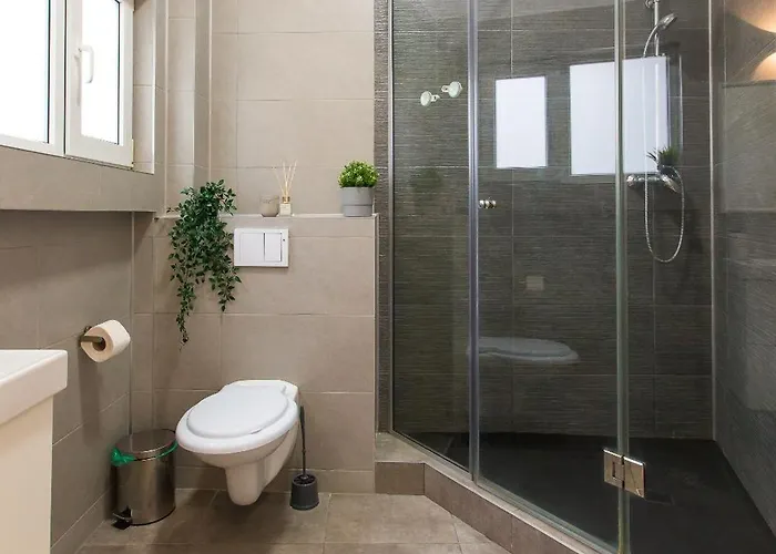 Spacious Penthouse With Terrace And City-view