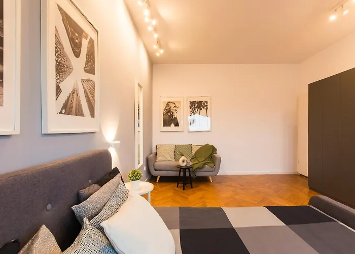 Spacious Penthouse With Terrace And City-view *