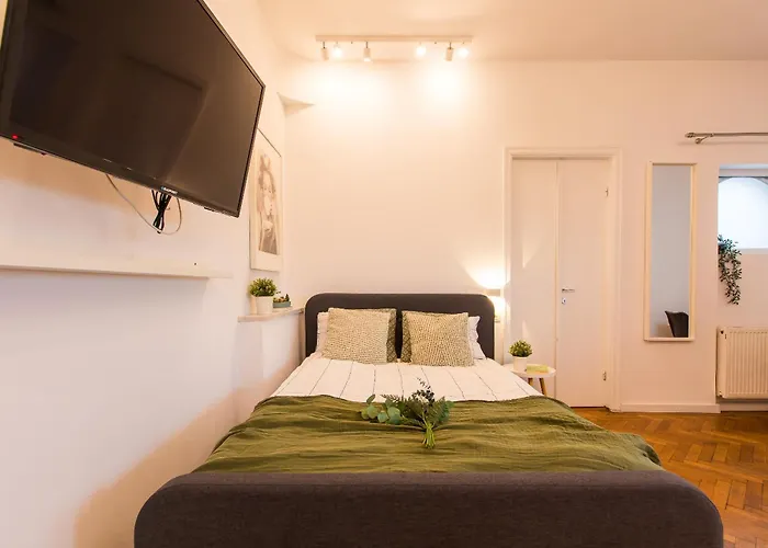 Spacious Penthouse With Terrace And City-view Apartamento Bucareste