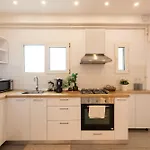 Spacious Penthouse With Terrace And City-view Bukarest