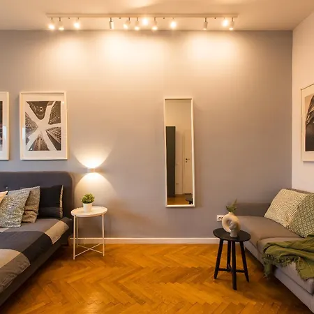 Spacious Penthouse With Terrace And City-view *