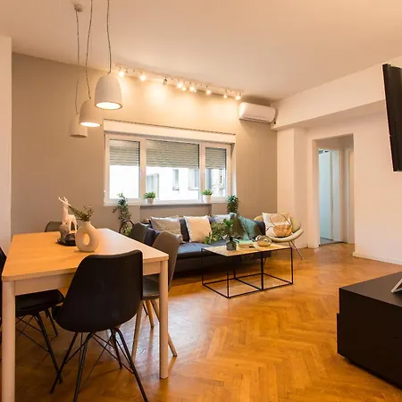 Spacious Penthouse With Terrace And City-view Bukarest