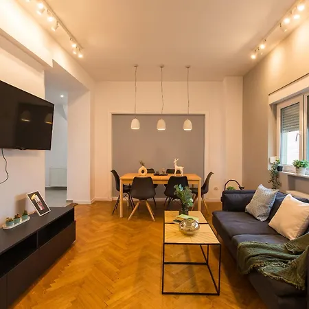 Spacious Penthouse With Terrace And City-view Apartman Bukarest