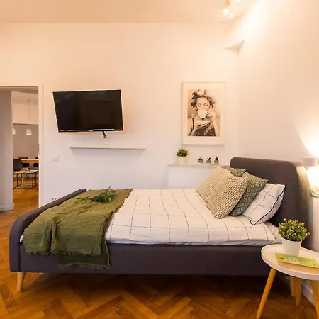 Apartman Spacious Penthouse With Terrace And City-view *