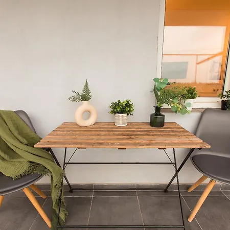 Spacious Penthouse With Terrace And City-view Daire Bükreş