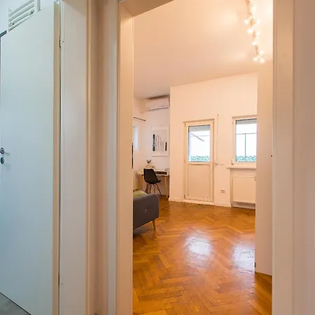 Spacious Penthouse With Terrace And City-view *