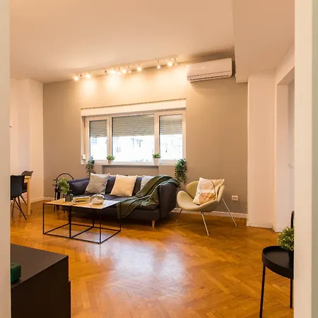 Spacious Penthouse With Terrace And City-view * Bükreş