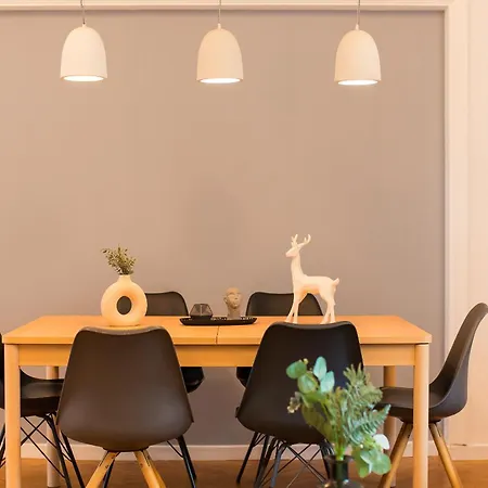 Spacious Penthouse With Terrace And City-view Bükreş